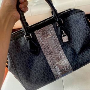 Michael kors  hand bag